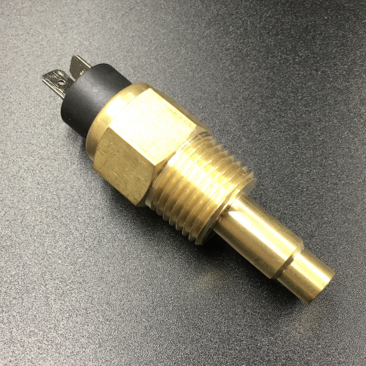 картинка Датчик температуры 120C 1/2"-14NPT от магазина Одежда+