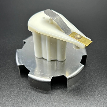 картинка Бегунок распределителя зажигания ROTOR ASSY (Quicksilver) от магазина Одежда+